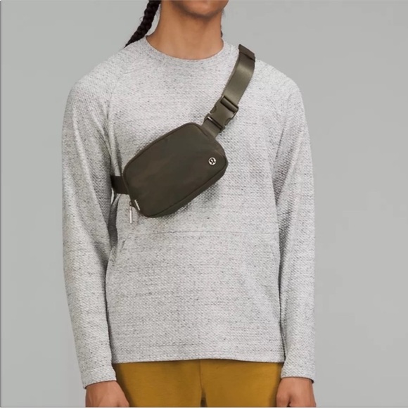 Lululemon 1L Belt Bag in Heritage Camo EUC - Picture 3 of 8